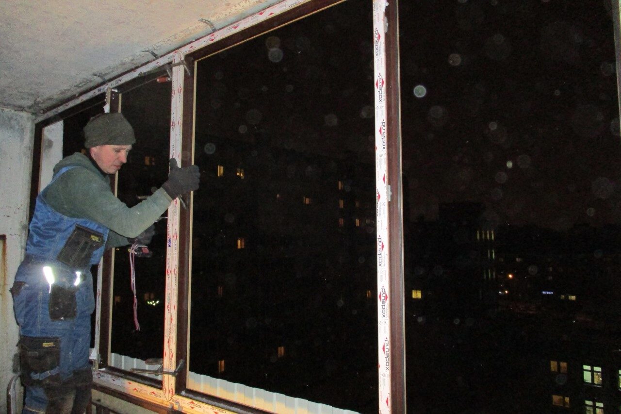балкон под ключ в СПб - остекление, утепление, отделка