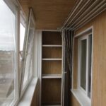 Шкафы и тумбочки на балконе СПб